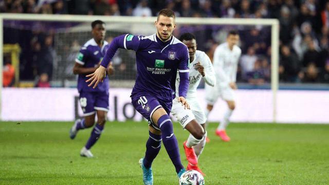 突破重围 突破重围