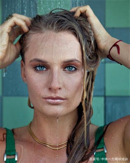 防守端不犯 防守端不犯